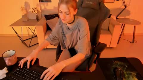 Kira online show from March 5, 2025, 2:34 pm