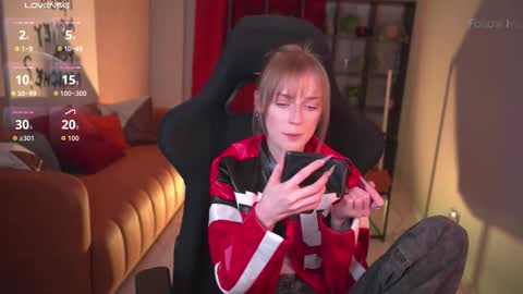 Kira online show from January 9, 2026, 2:42 pm