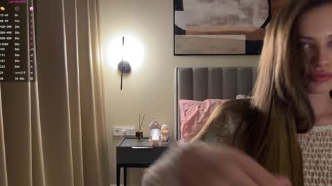 Snapshot of kiramystery chatting on December 6, 2024, 1:44 pm Kira online show from December 6, 2024, 1:44 pm