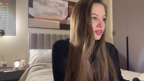 Snapshot of kiramystery chatting on December 24, 2024, 3:05 pm Kira online show from December 24, 2024, 3:05 pm