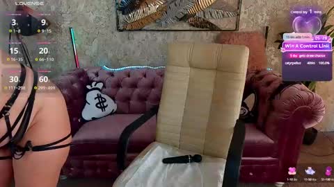 Kira online show from March 4, 2025, 2:42 pm