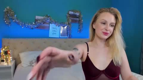 Kira online show from December 21, 2025, 12:51 am