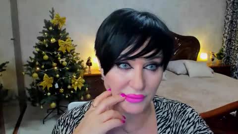 Kira online show from December 21, 2025, 10:11 am