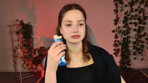 kiravair online show from March 19, 2026, 12:20 pm