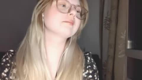 KiraYume online show from April 30, 2026, 5:52 pm