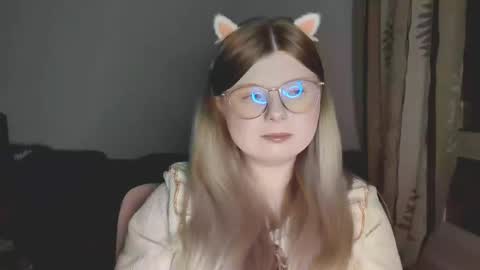 KiraYume online show from May 19, 2026, 6:14 pm