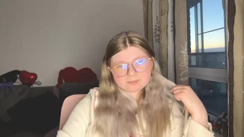KiraYume online show from May 29, 2026, 10:41 pm