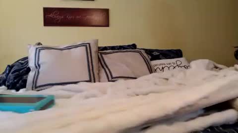 kirbynklyde online show from March 11, 2025, 1:59 am