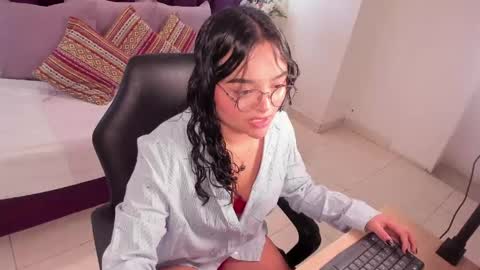 Snapshot of kirdamoon chatting on June 4, 2026, 11:49 am kirdamoon online show from June 4, 2026, 11:49 am