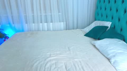    online show from December 10, 2024, 12:49 pm