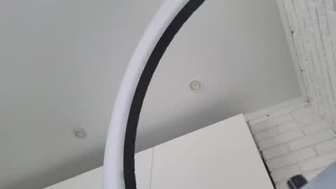 kiri_pvt online show from April 20, 2026, 12:52 pm