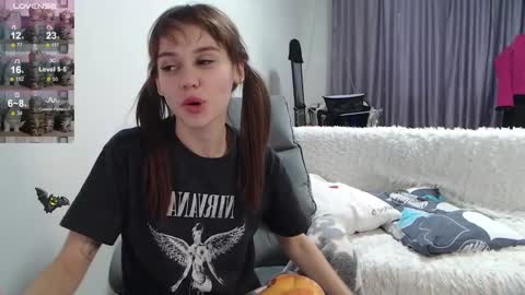 Snapshot of kisi_missi chatting on December 13, 2024, 5:38 am Kisi online show from December 13, 2024, 5:38 am