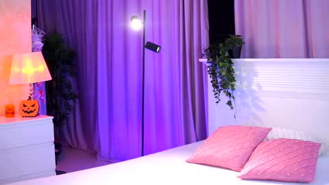 Kiss Jess online show from November 5, 2025, 4:29 pm