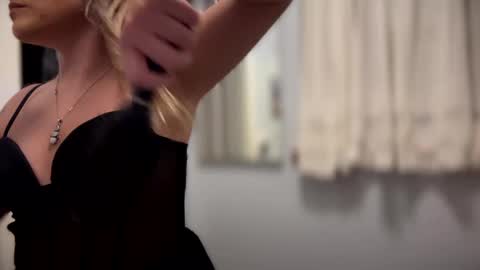 Kissah Kreampuff online show from January 1, 2025, 4:07 am