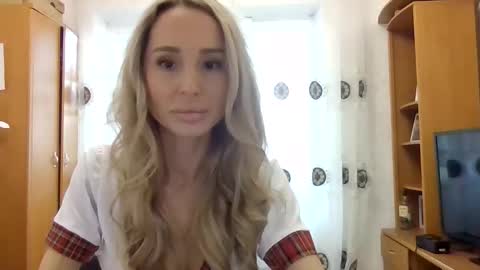 kissandbelle online show from November 19, 2025, 7:19 am
