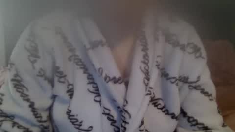 kissandtell1357 online show from October 27, 2025, 2:21 pm