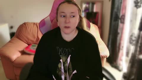 kissica online show from February 15, 2025, 10:44 am