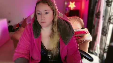 kissica online show from February 24, 2025, 11:43 am