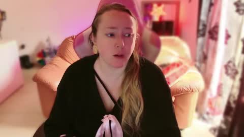 kissica online show from March 4, 2025, 8:57 am