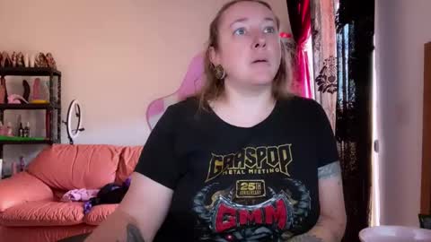 kissica online show from October 29, 2025, 6:15 am