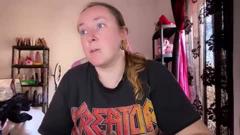 kissica online show from February 25, 2026, 2:27 pm