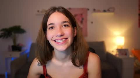 Sisi online show from October 1, 2025, 6:14 pm