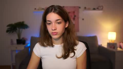 Sisi online show from October 6, 2025, 1:08 pm