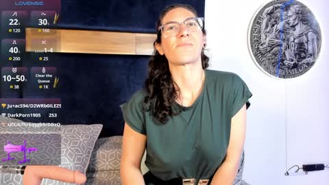 Kissing Company online show from January 14, 2025, 9:13 am