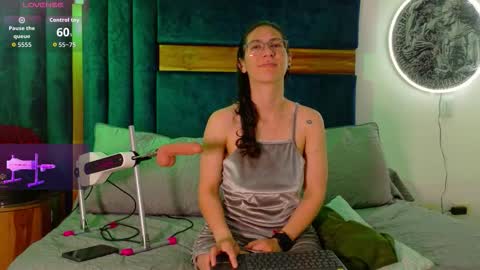 Kissing Company online show from December 2, 2025, 3:45 am