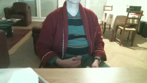 kisslog1 online show from December 15, 2024, 3:53 pm