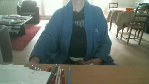 kisslog1 online show from October 5, 2025, 3:21 pm