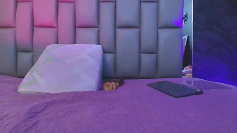 BELLA FLAME online show from September 25, 2025, 7:06 pm