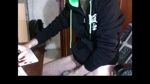 kissofbanned1983 online show from November 27, 2025, 5:37 pm