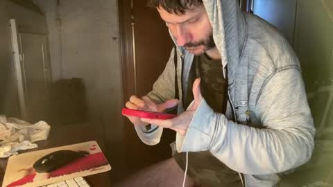 kissofbanned1983 online show from April 24, 2026, 10:18 am