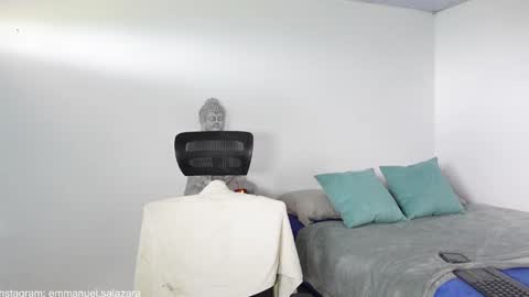 kite__ online show from December 31, 2024, 4:14 pm