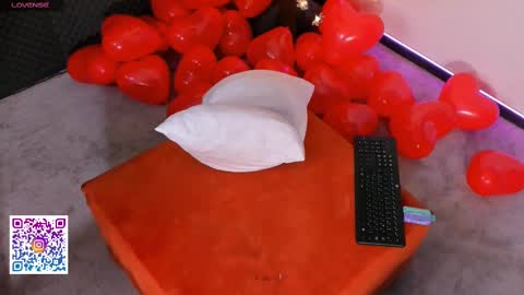 Snapshot of kitness_sky chatting on February 14, 2025, 12:36 pm Kitness online show from February 14, 2025, 12:36 pm