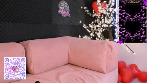 Snapshot of kitness_sky chatting on February 25, 2025, 12:55 pm Kitness online show from February 25, 2025, 12:55 pm