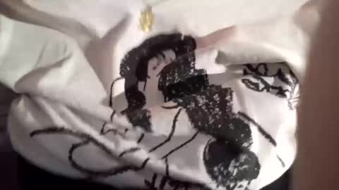 kitsuneniki online show from February 18, 2026, 7:32 pm