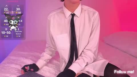 Snapshot of kitsuneplay_ chatting on February 19, 2026, 10:28 pm Salvatore online show from February 19, 2026, 10:28 pm