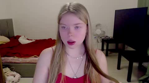 Snapshot of kitten_jenny01 chatting on February 3, 2025, 8:35 pm Jennyblonde and Emmabrunette online show from February 3, 2025, 8:35 pm