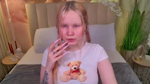 kittenxoann online show from April 10, 2026, 5:39 pm