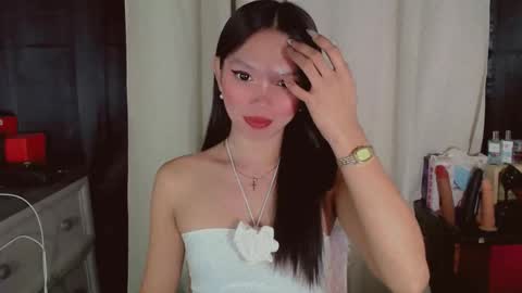 KITTY online show from April 18, 2026, 10:32 pm