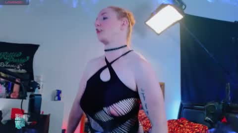 Kittie Purry online show from November 9, 2025, 3:38 am