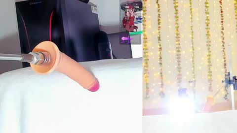 Snapshot of kitty__rosse__ chatting on February 18, 2026, 10:11 am Kitty online show from February 18, 2026, 10:11 am