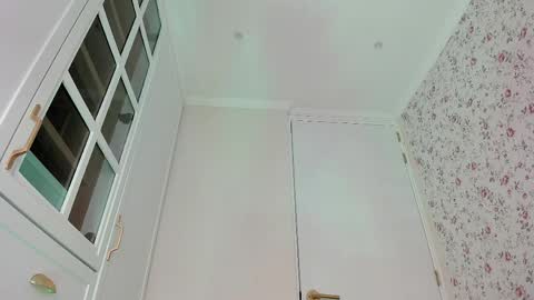 sophie online show from April 12, 2026, 4:34 pm