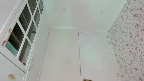 sophie online show from June 6, 2026, 6:56 pm