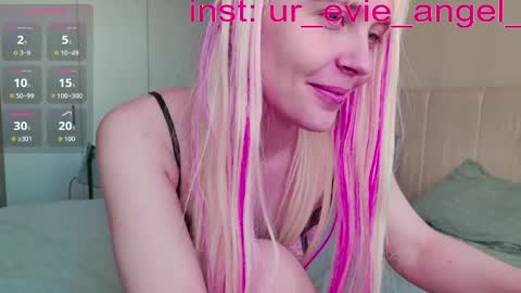 Evelyn online show from March 30, 2026, 9:21 am