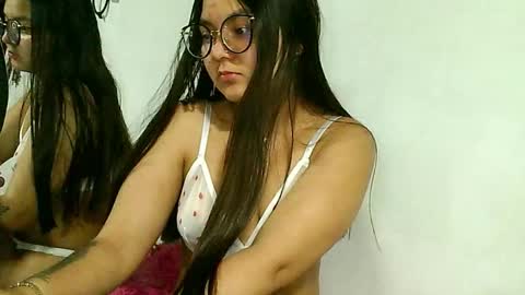 kitty_g3 online show from December 2, 2025, 3:34 am