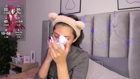 Camila online show from January 20, 2025, 2:32 am