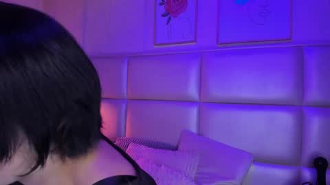 Camila online show from June 8, 2026, 10:54 pm